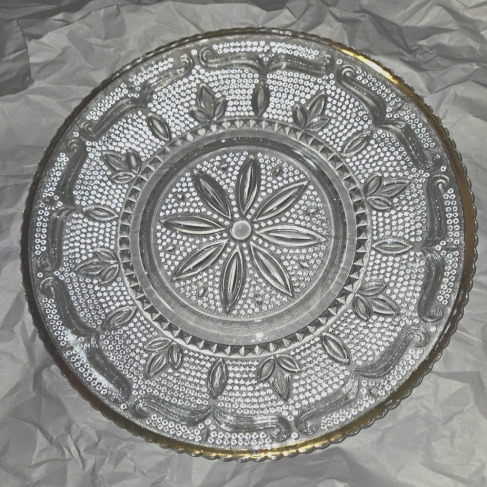 Heritage platter from Federal Glass - gold edged